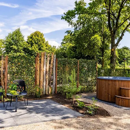 Valkse Hoeve Met Hottub | 4 Personen أوتيرلو