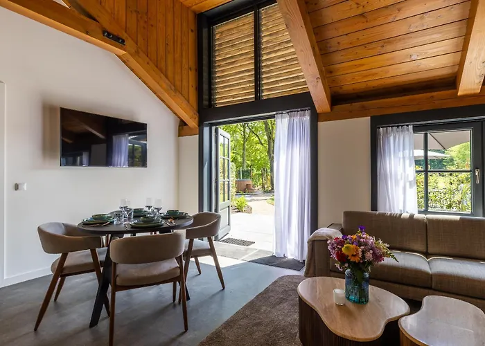 Valkse Hoeve Met Hottub | 4 Personen *